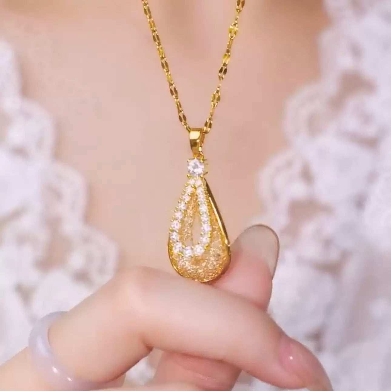 High-end zirconia necklace(24k gold plated)