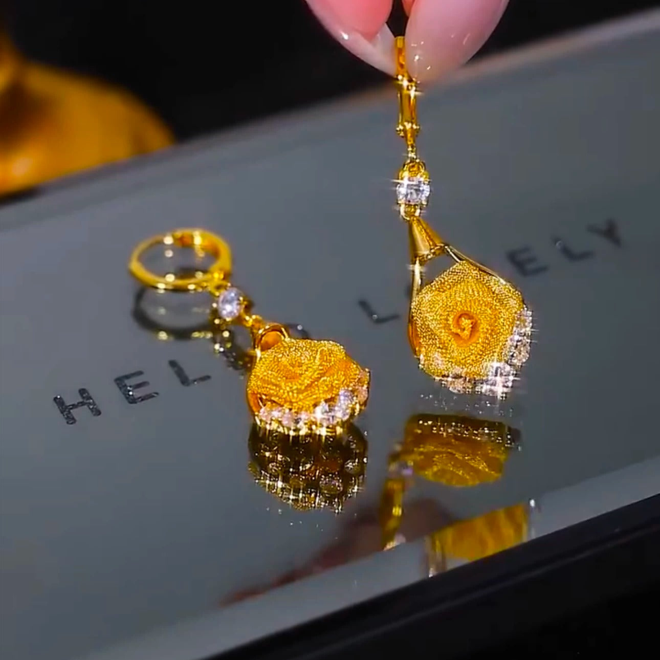 Flower zirconia earrings(24k gold plated)